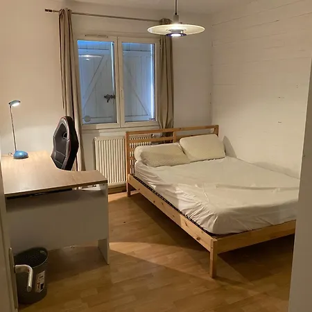 Séjour chez l'habitant Dans La Maison De Loïc Vénissieux